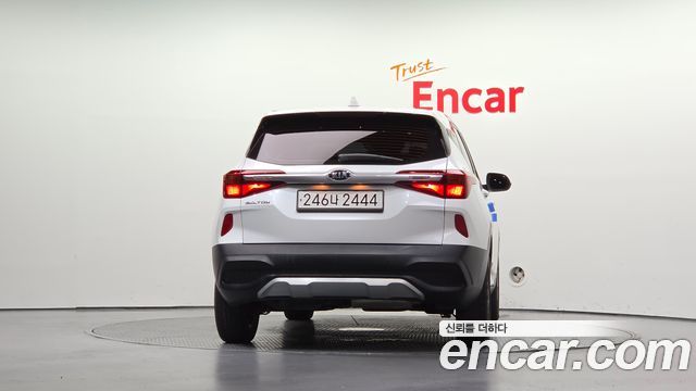 Kia Seltos из Кореи Encar