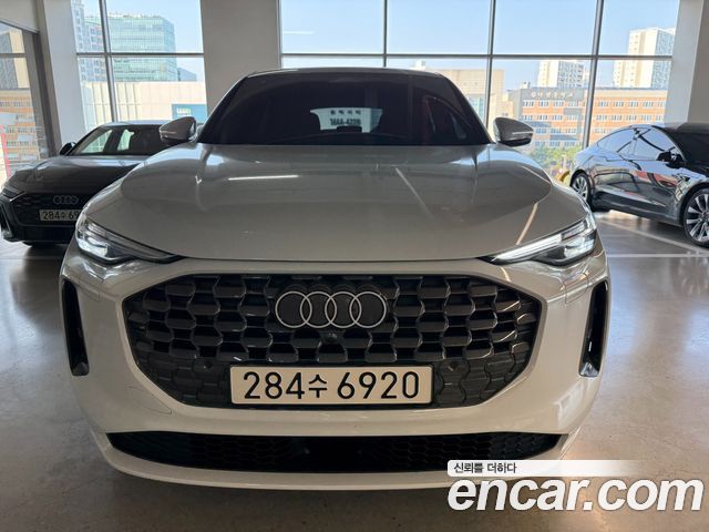 Audi Q5 40 TDI Quattro Sportback Advanced — пробег 800 км — фото 3 из 5