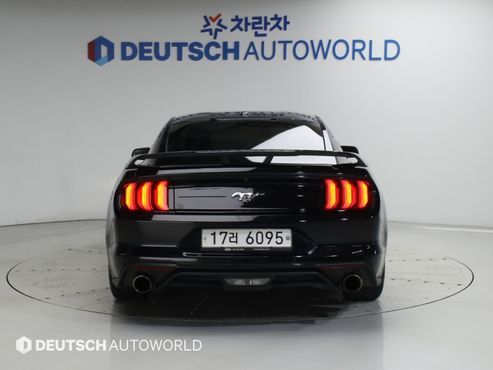 Ford Mustang Coupe — пробег 94 885 км — фото 4 из 5
