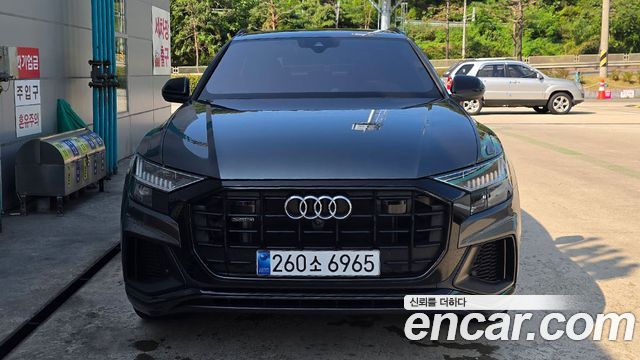 Audi Q8 55 TFSI Quattro Premium — пробег 3 416 км — фото 1 из 5