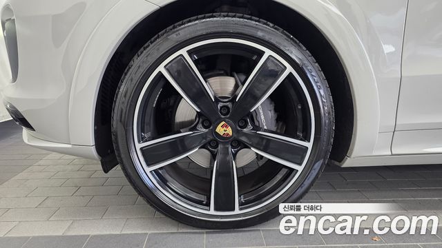 Porsche Cayenne 3.0 E-Hybrid Coupe — пробег 41 745 км — фото 5 из 5