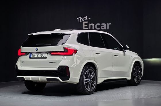 BMW X1 sDrive 20i M Sport — пробег 53 379 км — фото 2 из 5