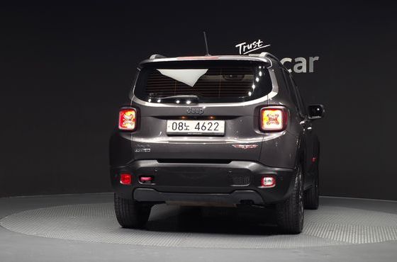 Jeep Renegade 2.0 Diesel Tailhawk AWD — пробег 111 449 км — фото 4 из 5