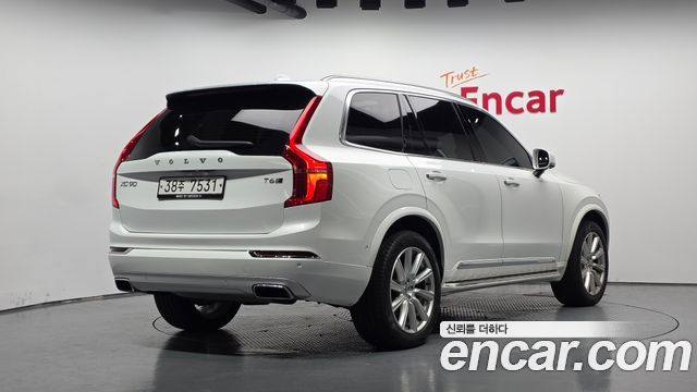Volvo XC90 T6 Inscription — пробег 71 365 км — фото 2 из 5
