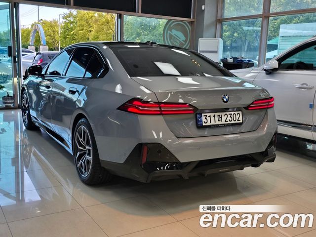 BMW 5-Series 520i M Sport — пробег 13 980 км — фото 4 из 5