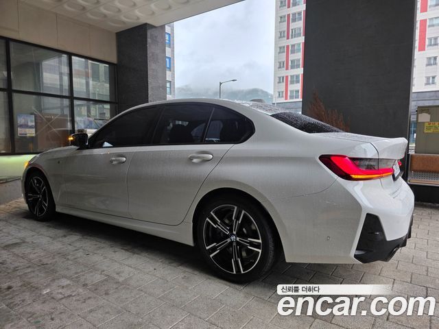 BMW 3-Series 320i M Sport — пробег 682 км — фото 4 из 5