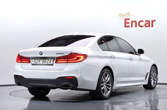 BMW 5-Series 520d M Sport Package Plus — пробег 190 370 км — фото 2 из 5