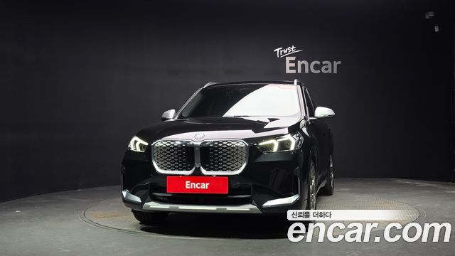 BMW iX1 xDrive 30 xLine — пробег 22 593 км — фото 3 из 5