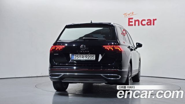 Volkswagen Tiguan 2.0 TSI Prestige — пробег 72 157 км — фото 4 из 5