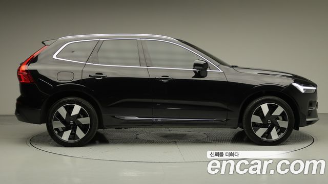 Volvo XC60 T8 Ultra Bright — пробег 20 726 км — фото 3 из 5