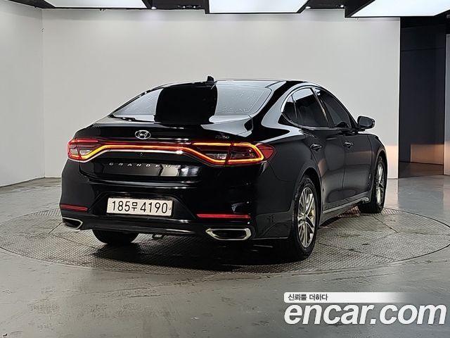Hyundai Grandeur 2.2 Diesel Modern — пробег 175 000 км — фото 4 из 5