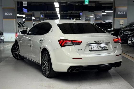 Maserati Ghibli 3.0 Diesel 3rd — пробег 199 000 км — фото 2 из 5