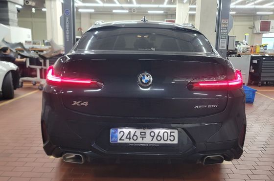 BMW X4 xDrive20i M Sport — пробег 24 895 км — фото 2 из 5