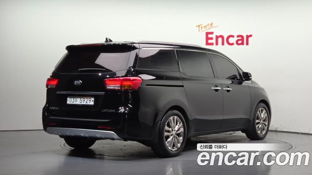 Kia Carnival 7-seater Limousine VIP — пробег 133 844 км — фото 2 из 5