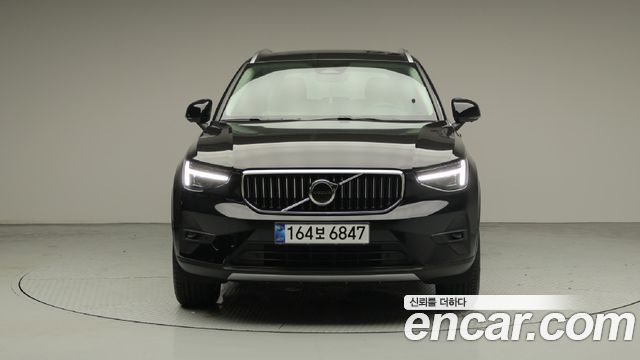 Volvo XC40 B4 Ultra Dark — пробег 107 км — фото 3 из 5