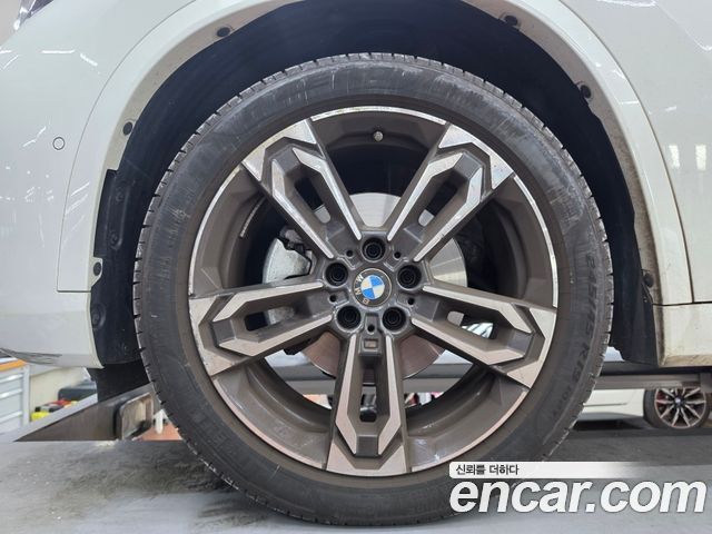 BMW X1 xDrive 20i M Sport — пробег 8 215 км — фото 5 из 5