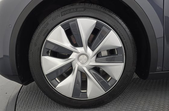 Tesla Model Y Long Range AWD — пробег 88 621 км — фото 5 из 5