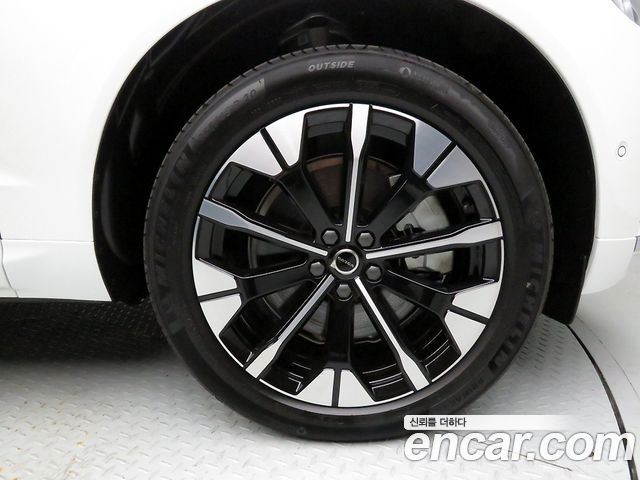 Volvo XC60 T8 Ultra Bright — пробег 421 км — фото 5 из 5