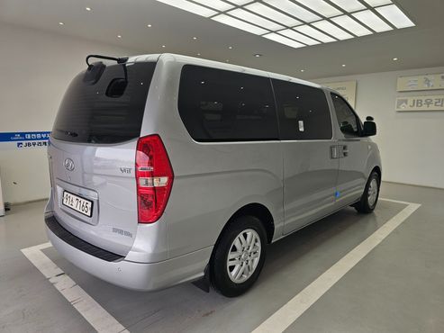 Hyundai Starex Van 3-Seater Smart — пробег 83 616 км — фото 2 из 5