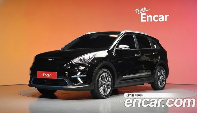 Kia Niro Prestige — пробег 68 282 км — фото 1 из 5