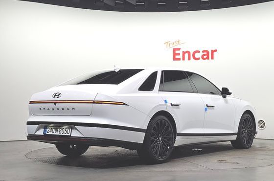 Hyundai Grandeur Calligraphy — пробег 24 961 км — фото 2 из 5