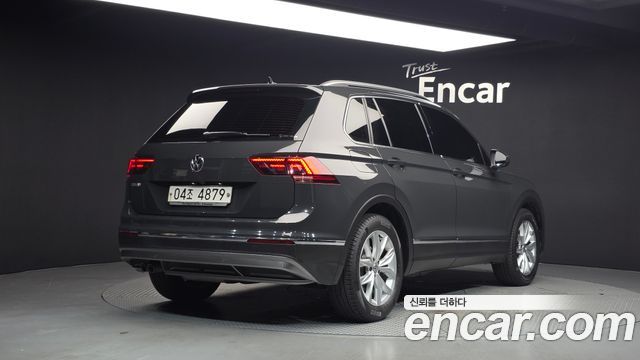 Volkswagen Tiguan 2.0 TDI Premium — пробег 228 528 км — фото 2 из 5