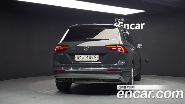 Volkswagen Tiguan 2.0 TDI Premium — пробег 228 528 км — фото 4 из 5