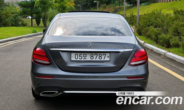 Mercedes-Benz E-Class E300 AMG Line — пробег 40 270 км — фото 4 из 5