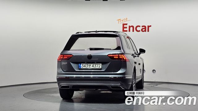 Volkswagen Tiguan 2.0 TDI Prestige — пробег 128 559 км — фото 4 из 5