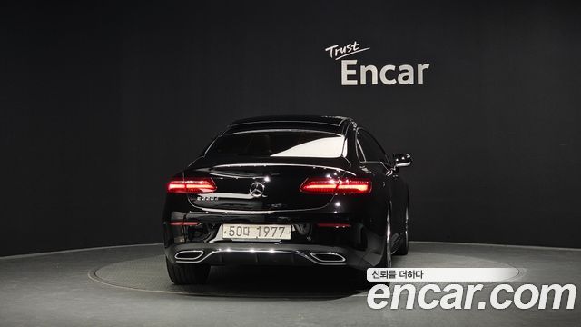 Mercedes-Benz E-Class из Кореи Encar