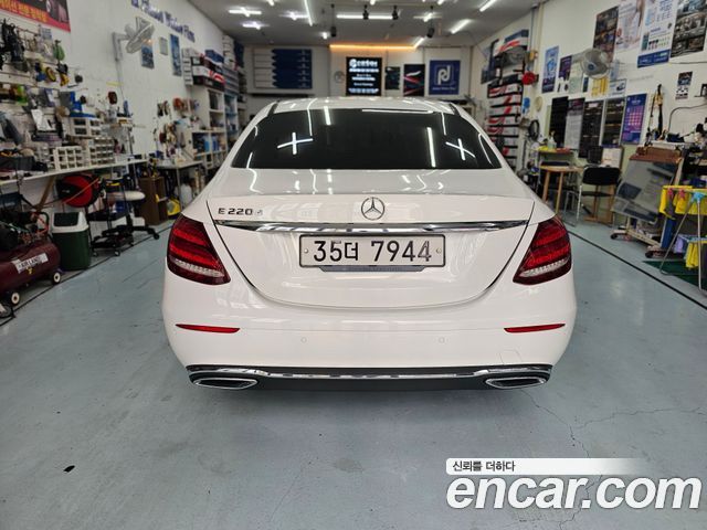 Mercedes-Benz E-Class из Кореи Encar