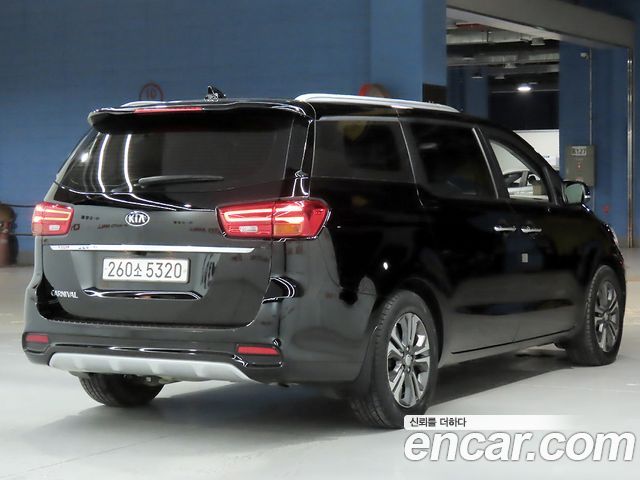 Kia Carnival из Кореи Encar