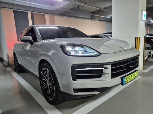 Porsche Cayenne 3.0 E-Hybrid — пробег 16 200 км — фото 2 из 5