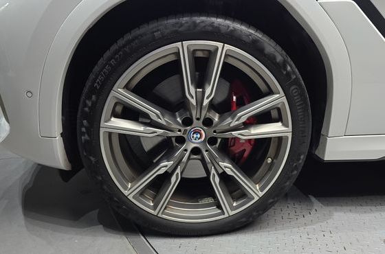 BMW X6 M50i — пробег 61 679 км — фото 5 из 5