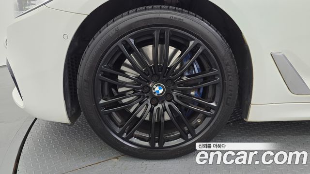 BMW 5-Series 540i xDrive M Sport Plus — пробег 119 590 км — фото 5 из 5