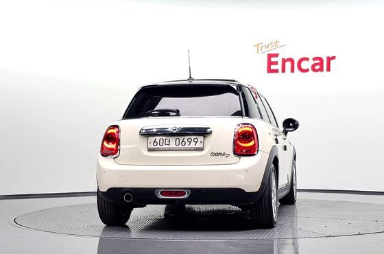 Mini Cooper 5Door HIGH 3rd — пробег 137 419 км — фото 4 из 5