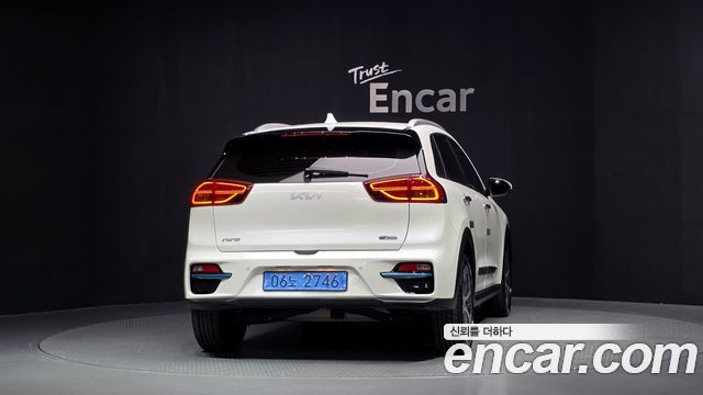 Kia Niro Prestige — пробег 127 617 км — фото 4 из 5