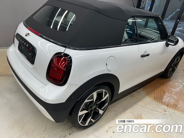 Mini Cooper Convertible Favoured — пробег 16 000 км — фото 2 из 5