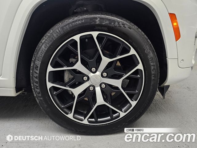Jeep Cherokee 4xe Summit Reserve — пробег 73 429 км — фото 5 из 5