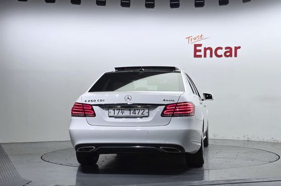 Mercedes-Benz E-Class E250 CDI 4MATIC — пробег 106 217 км — фото 4 из 5