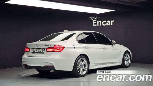 BMW 3-Series 330i M Sport — пробег 107 218 км — фото 2 из 5