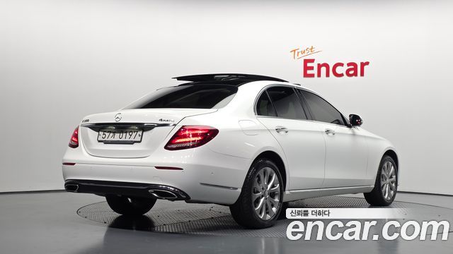 Mercedes-Benz E-Class из Кореи Encar