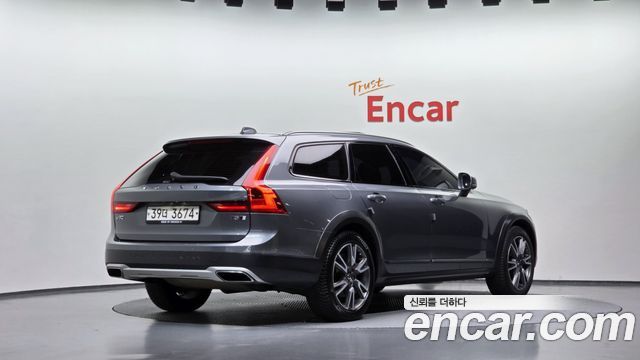 Volvo V90 T5 Pro AWD — пробег 272 827 км — фото 2 из 5