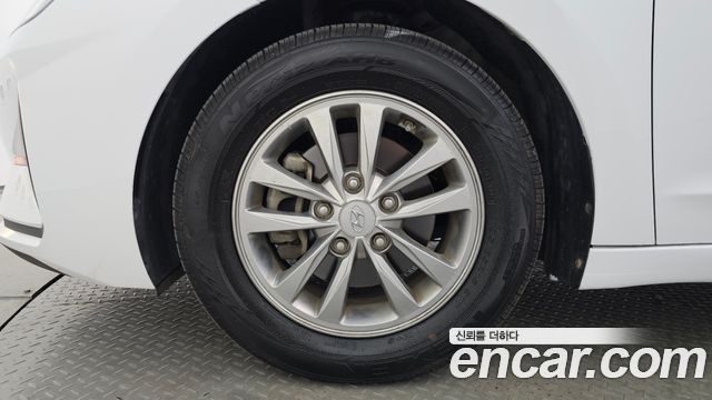 Hyundai AVANTE 1.6 Smart — пробег 95 233 км — фото 5 из 5