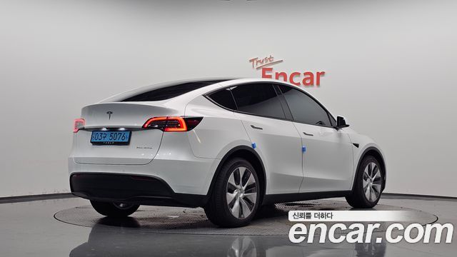 Tesla Model Y Long Range AWD — пробег 84 468 км — фото 2 из 5