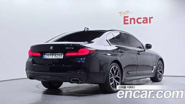 BMW 5-Series 530e M Sport — пробег 42 846 км — фото 2 из 5