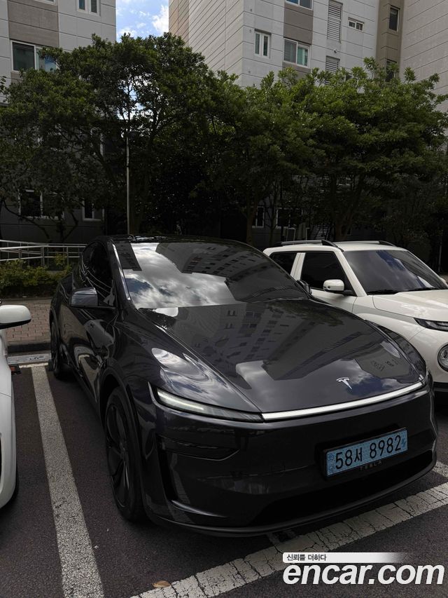 Tesla Model Y RWD — пробег 30 000 км — фото 1 из 5