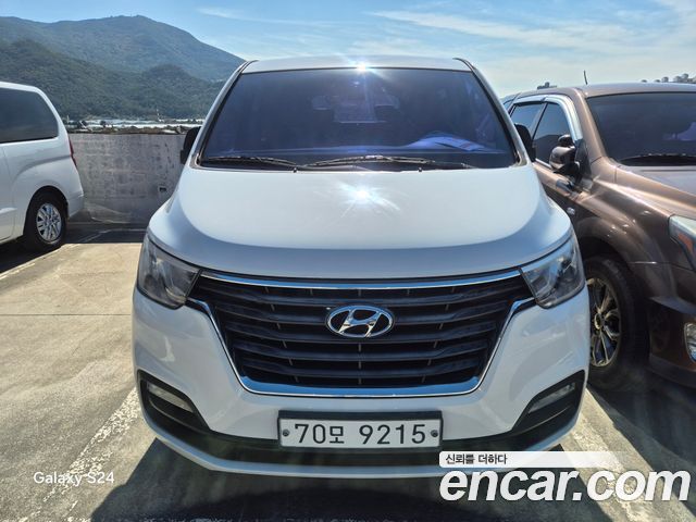 Hyundai Starex Wagon 11-Seater Smart — пробег 86 750 км — фото 1 из 5