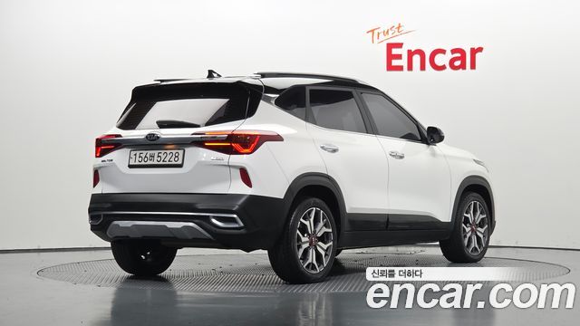 Kia Seltos из Кореи Encar