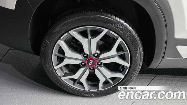 Kia Seltos из Кореи Encar